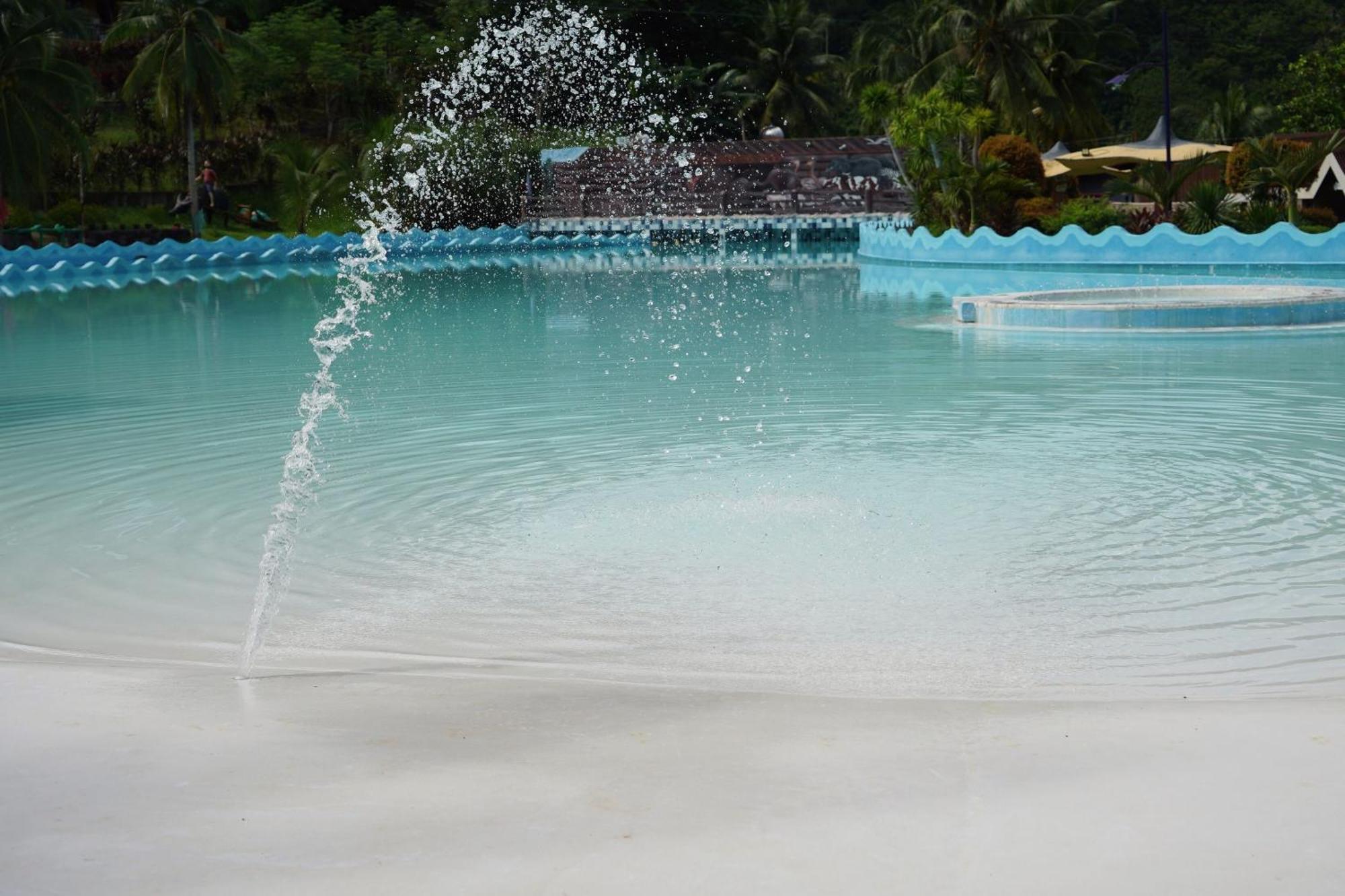 Hidden Valley Mountain And Wavepool Resort Pinamungahan 外观 照片