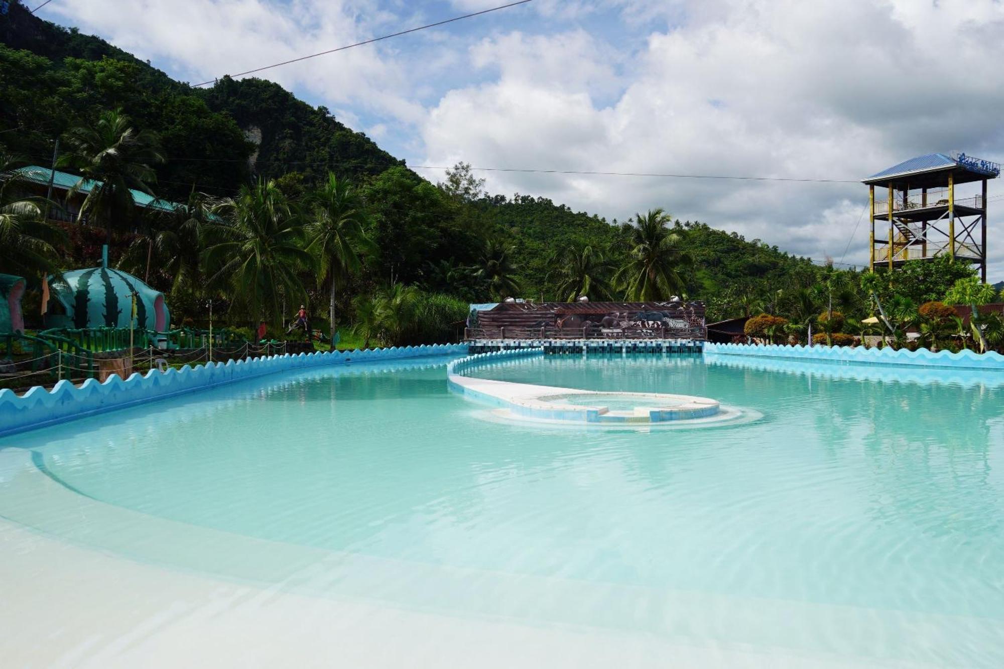 Hidden Valley Mountain And Wavepool Resort Pinamungahan 外观 照片